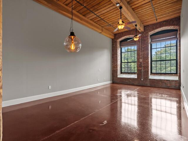 Photo of 400 Mills Avenue