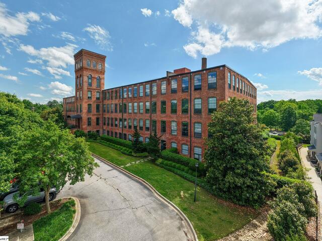 Photo of 400 Mills Avenue