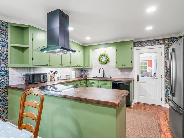 Photo of 100 Griffin Mill Road