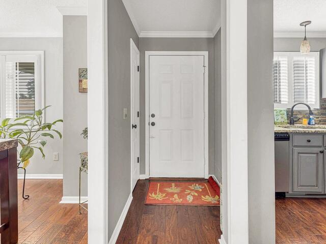 Photo of 1115D Crestview Road