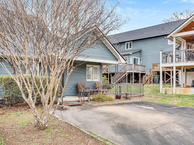 Photo of 1115D Crestview Road