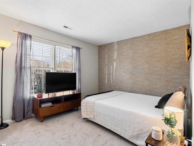 Photo of 40 Wood Pointe Drive