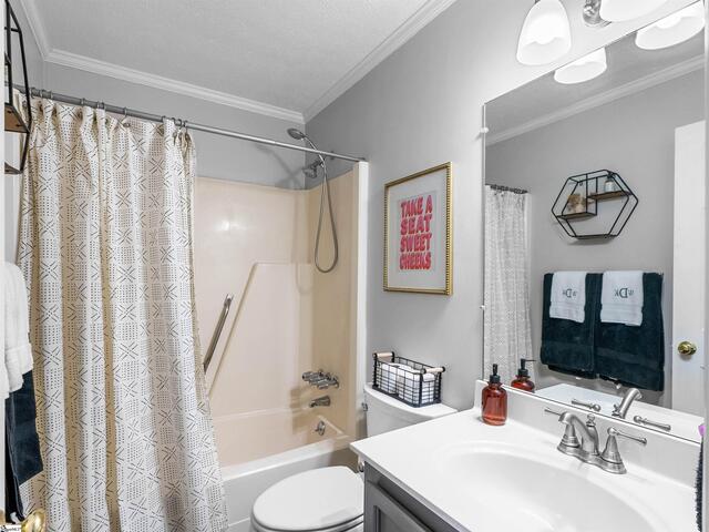 Photo of 40 Wood Pointe Drive