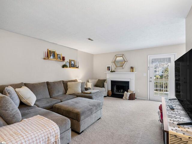 Photo of 40 Wood Pointe Drive