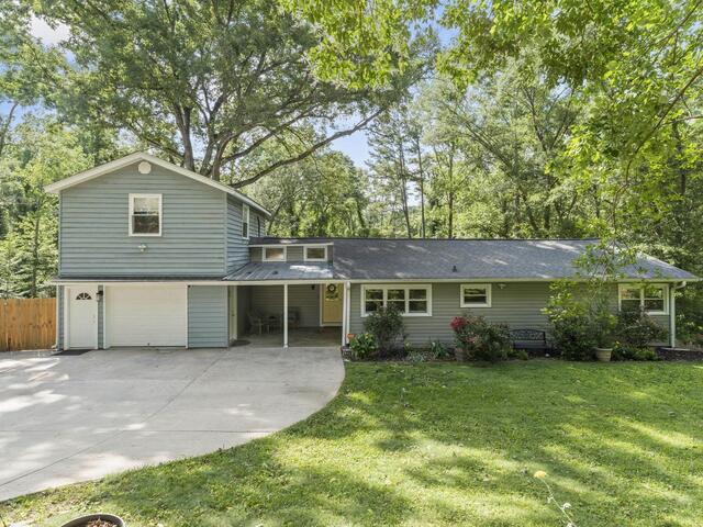 Photo of 119 W Victoria Road