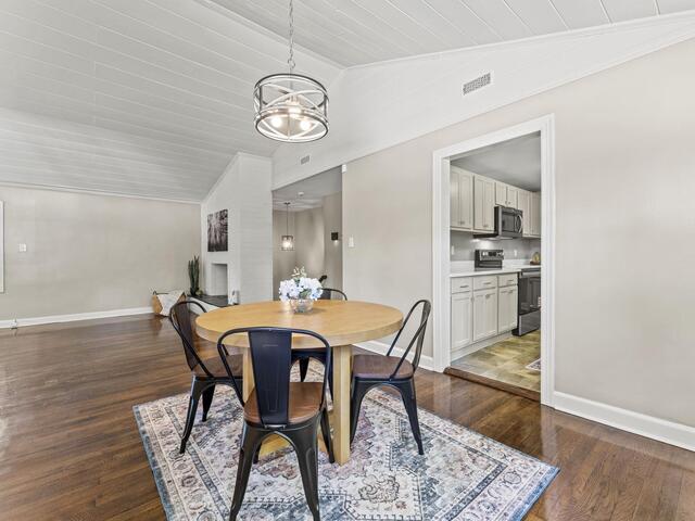 Photo of 119 W Victoria Road