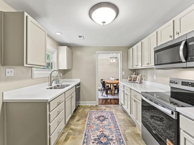 Photo of 119 W Victoria Road