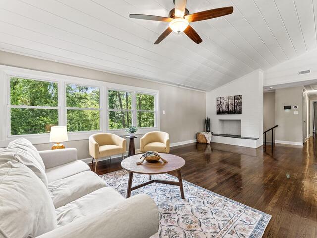 Photo of 119 W Victoria Road