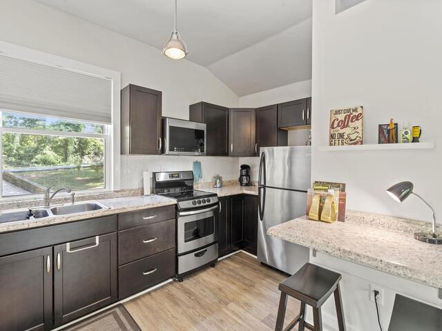 Photo of 119 W Victoria Road