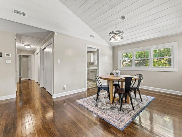 Photo of 119 W Victoria Road