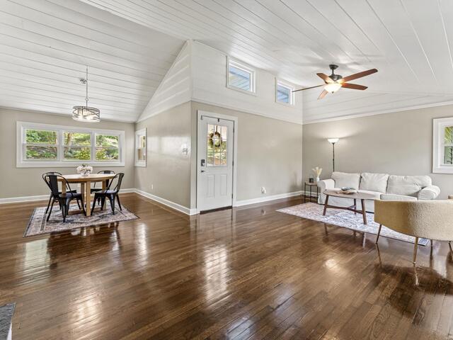 Photo of 119 W Victoria Road