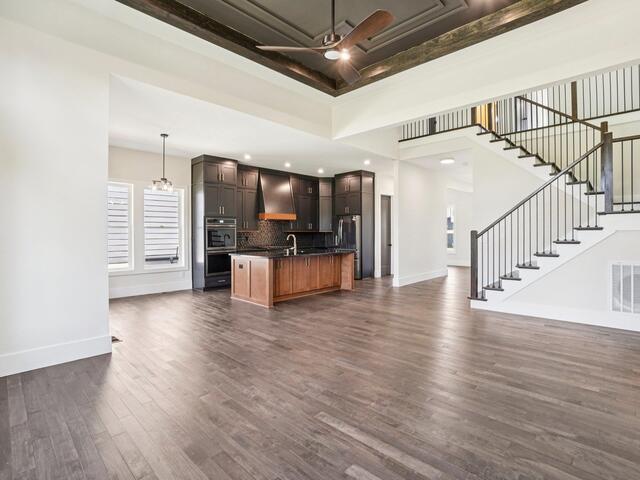 Photo of 44 Village Crest Drive