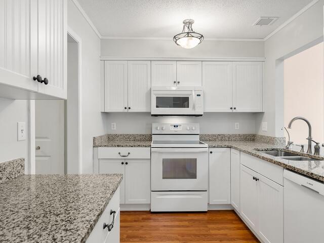 Photo of 1402 Leeward Road