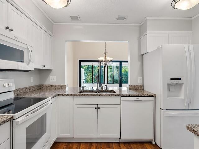 Photo of 1402 Leeward Road