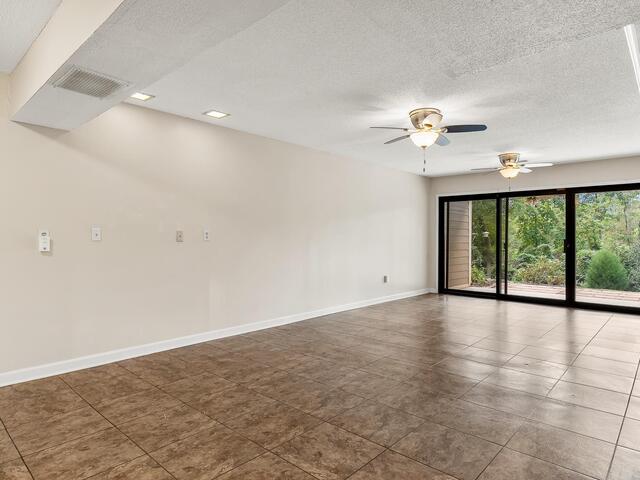 Photo of 1402 Leeward Road