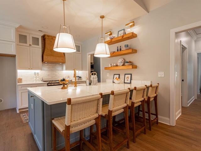 Photo of 18 ESSEX Court