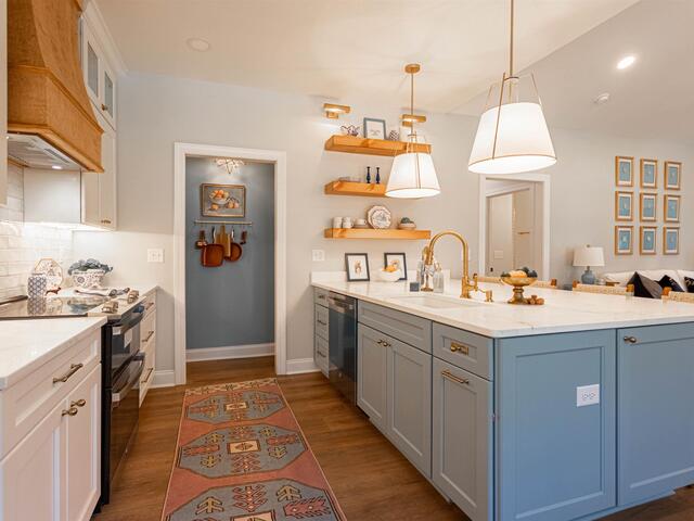 Photo of 18 ESSEX Court