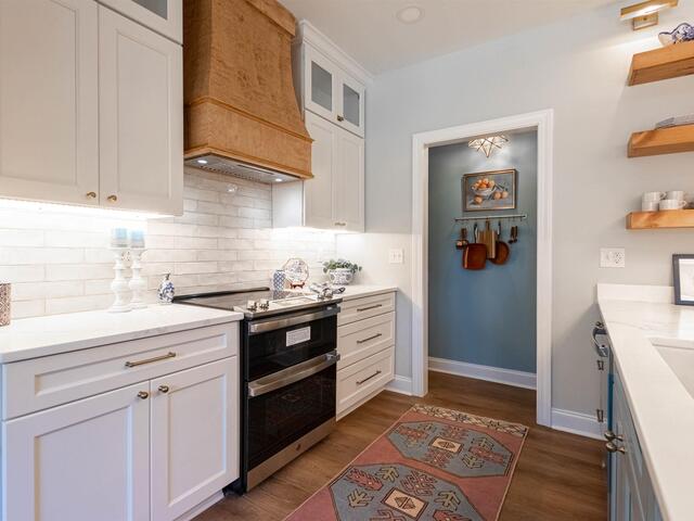 Photo of 18 ESSEX Court