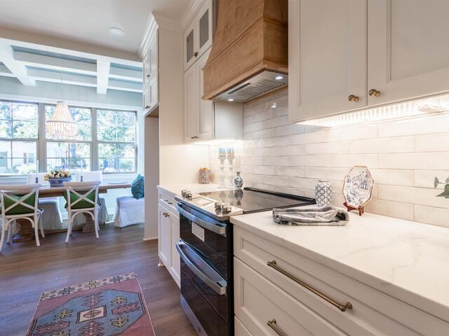 Photo of 18 ESSEX Court