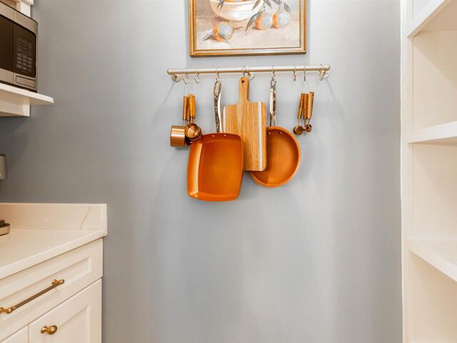 Photo of 18 ESSEX Court