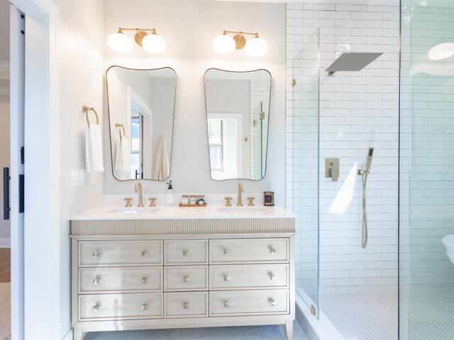 Photo of 18 ESSEX Court