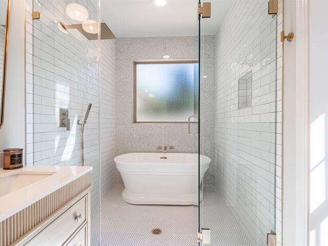 Photo of 18 ESSEX Court