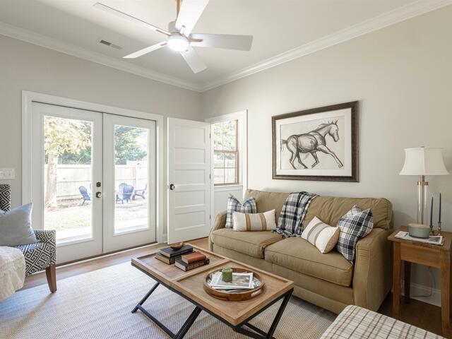 Photo of 18 ESSEX Court