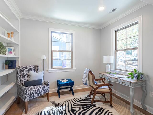 Photo of 18 ESSEX Court