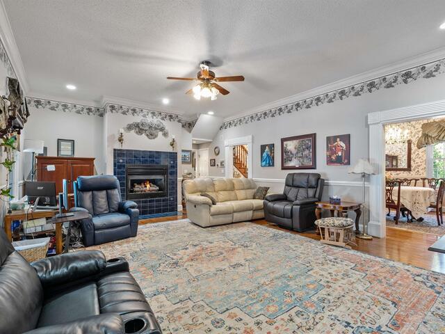 Photo of 402 Nanaloo Avenue