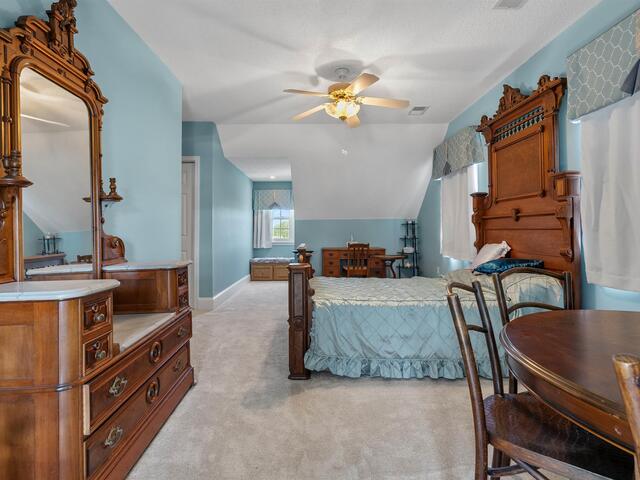 Photo of 402 Nanaloo Avenue