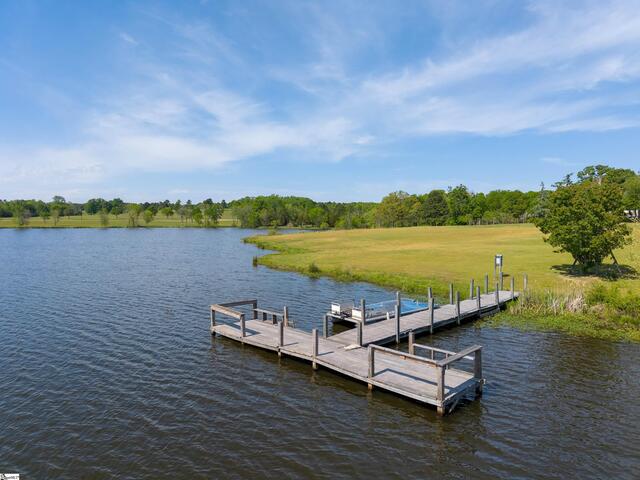 Photo of 402 Nanaloo Avenue