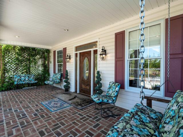 Photo of 402 Nanaloo Avenue