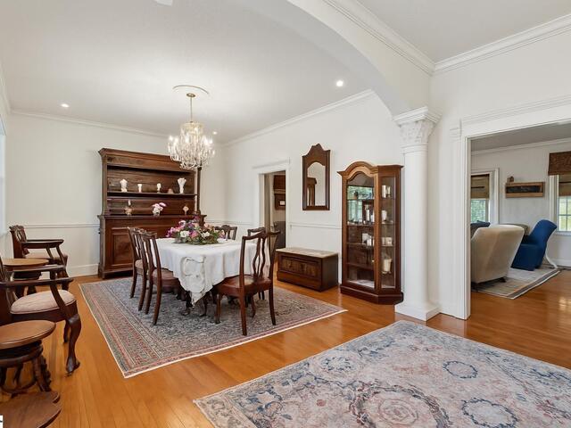 Photo of 402 Nanaloo A Avenue