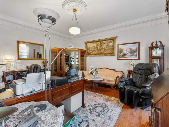 Photo of 402 Nanaloo A Avenue