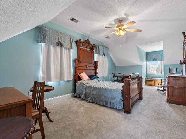 Photo of 402 Nanaloo A Avenue