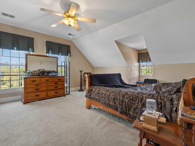 Photo of 402 Nanaloo A Avenue