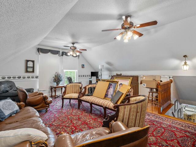 Photo of 402 Nanaloo A Avenue