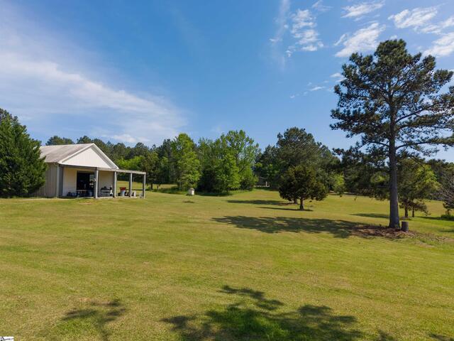 Photo of 402 Nanaloo A Avenue