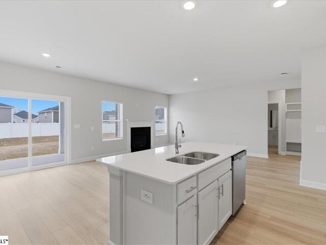 Photo of 608 Hollybank Street