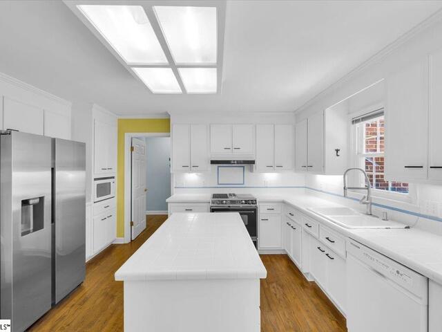 Photo of 203 Autumn Road Photo of 203 Autumn Road