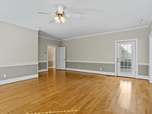 Photo of 414 Giggle Drive