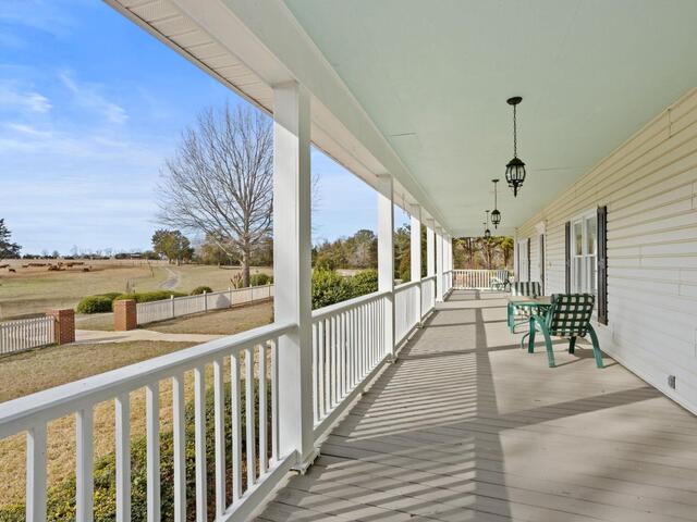 Photo of 414 Giggle Drive