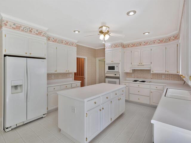 Photo of 1000 Meadow Lane