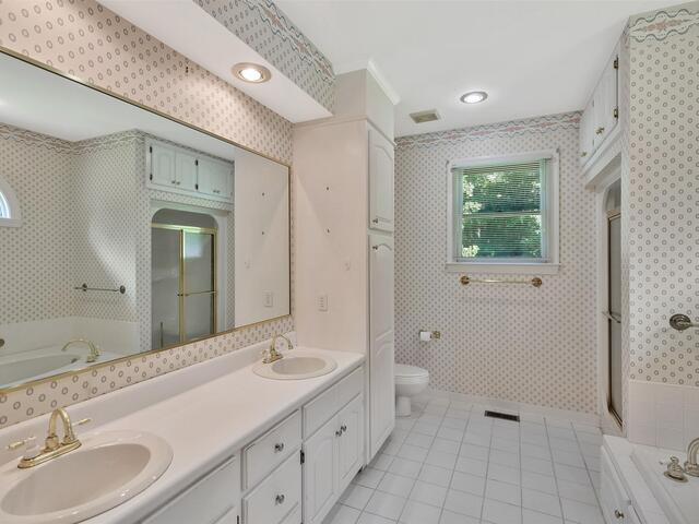 Photo of 1000 Meadow Lane