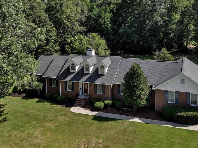 Photo of 1000 Meadow Lane