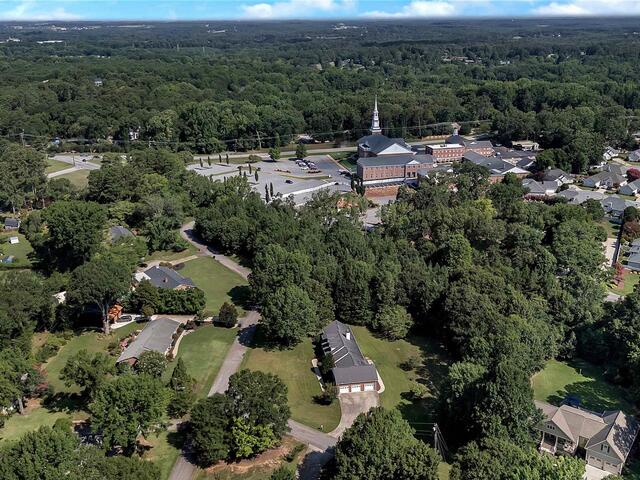 Photo of 1000 Meadow Lane
