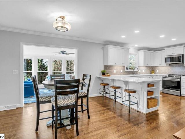 Photo of 400 Stone Ridge Road