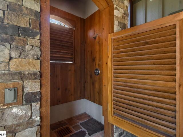 Photo of 206 Feather Bell Lane