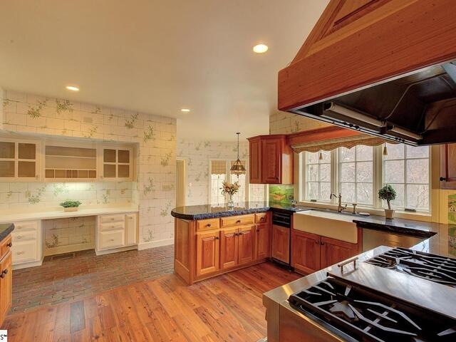 Photo of 21 Eagle Rock Road