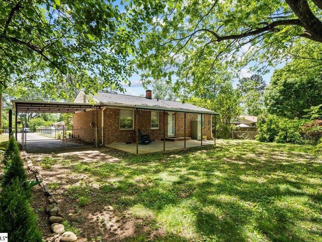 Photo of 310 Skyline Road